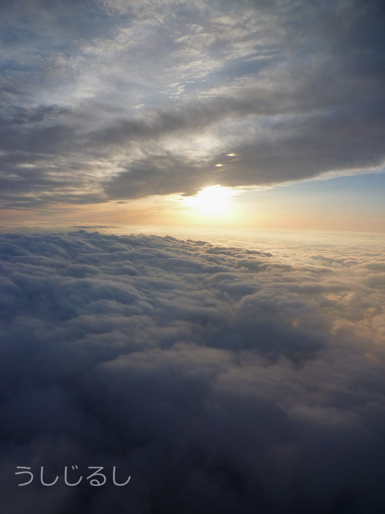飛行機からの雲海